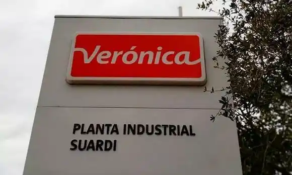 Crisis en la láctea Verónica: sueldos impagos, caída productiva y 700 empleos en riesgo