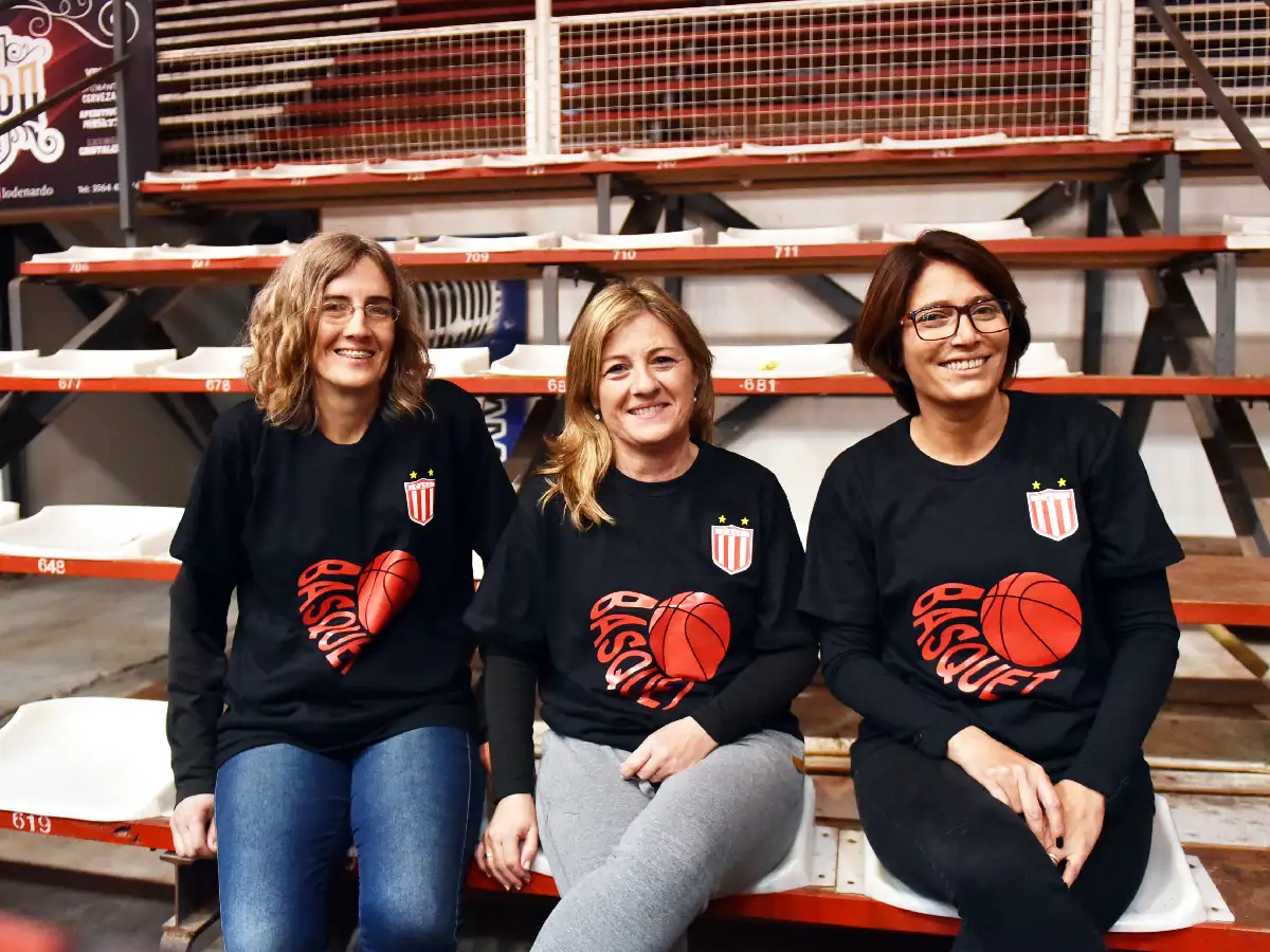 Las mamis de “Sani”, las que enseñan a volar  