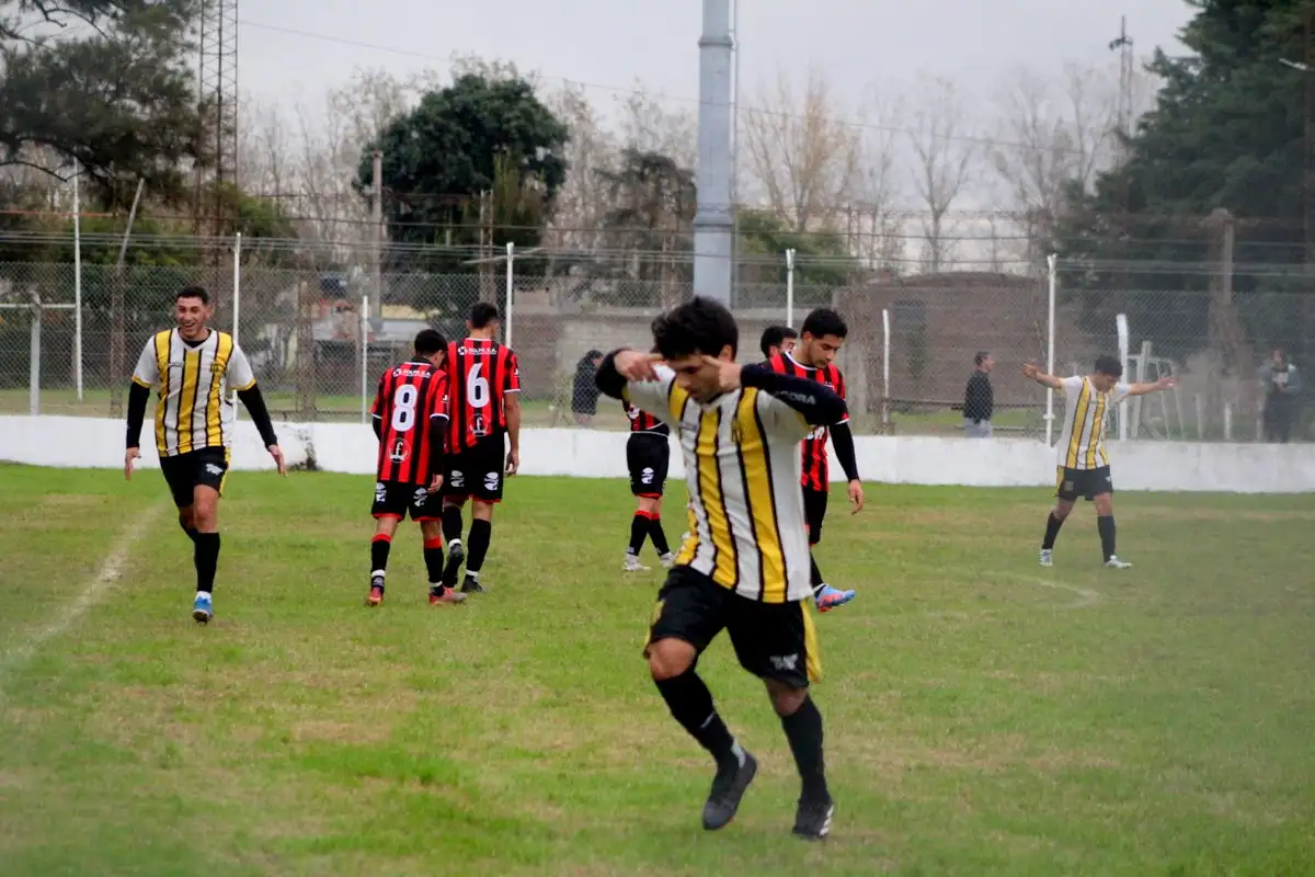 Torneo Oficial 2025
  Juventud goleó a Gualeguay Central y sigue prendido en la pelea