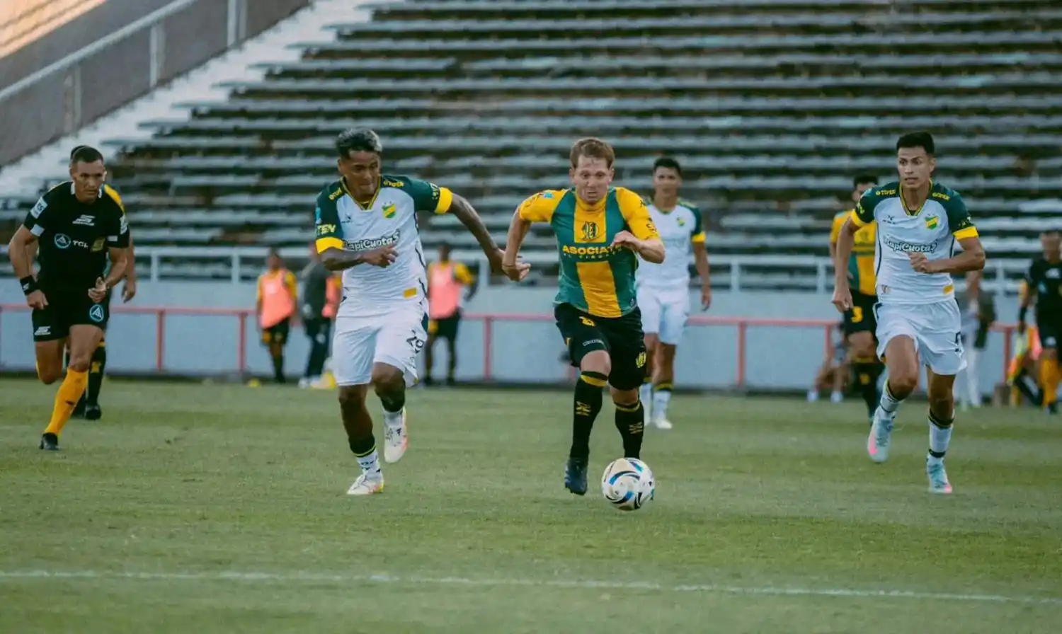 Aldosivi y Defensa igualaron en 0 en el debut de la Liga Profesional