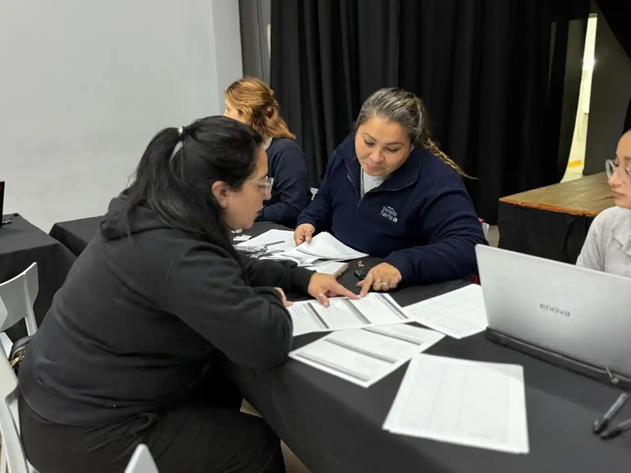 Muy buena cantidad de vecinos se acercaron a la Casa del Bicentenario.
