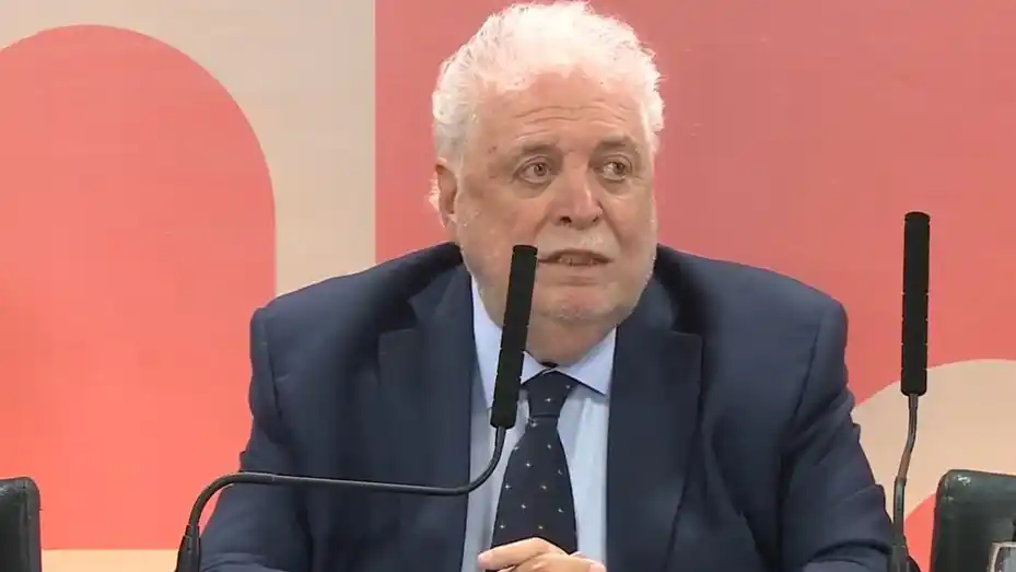 Ginés González García restituyó el protocolo de aborto no punible derogado por Macri