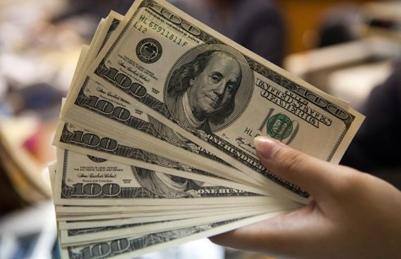 El dólar oficial pegó otro salto y es récord en la era Milei: ¿a cuánto cerró?