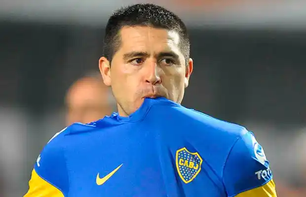 Riquelme prepara su regreso a Boca
