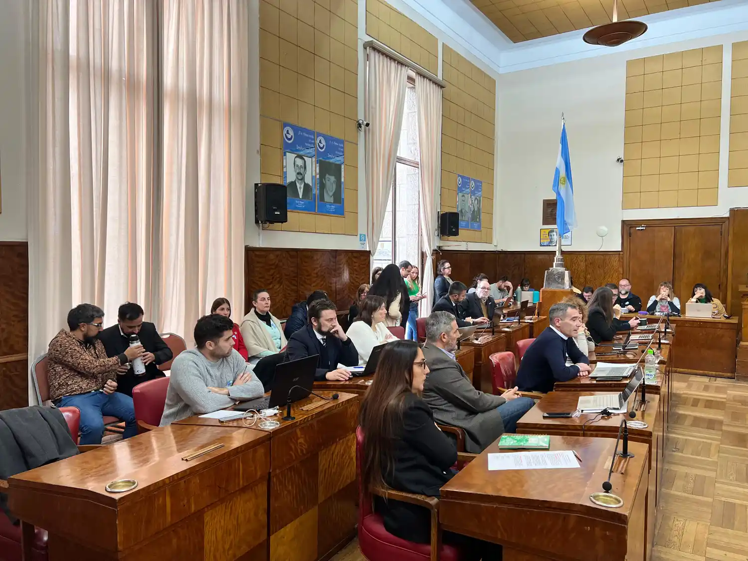 Los expedientes fueron aprobados con los 13 votos que suman los bloques de Juntos por el Cambio (Vamos Juntos, UCR y Coalición Cívica).