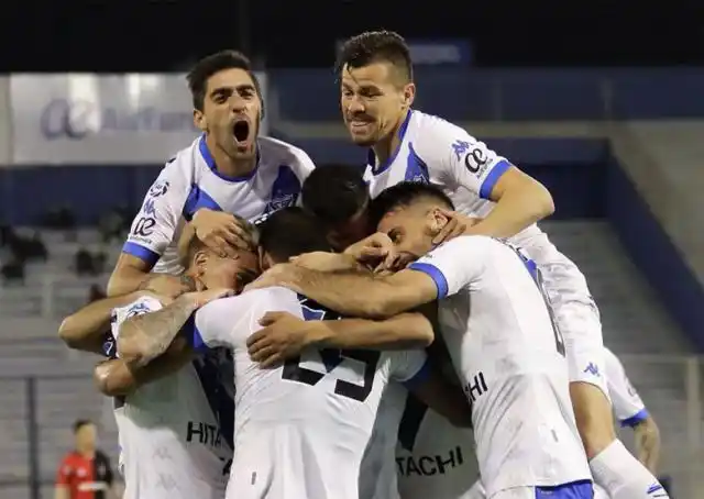 Vélez comenzó el torneo con un claro triunfo ante Newells