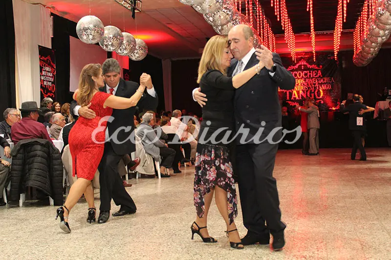 Las parejas de tango le sacaron viruta al piso