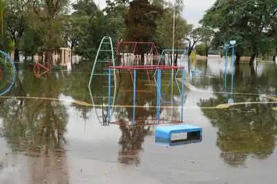 En Concordia el río llegó a los 13 metros y sigue la evacuación de vecinos