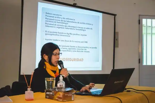 Charla capacitación sobre HIV SIDA en el CIC
