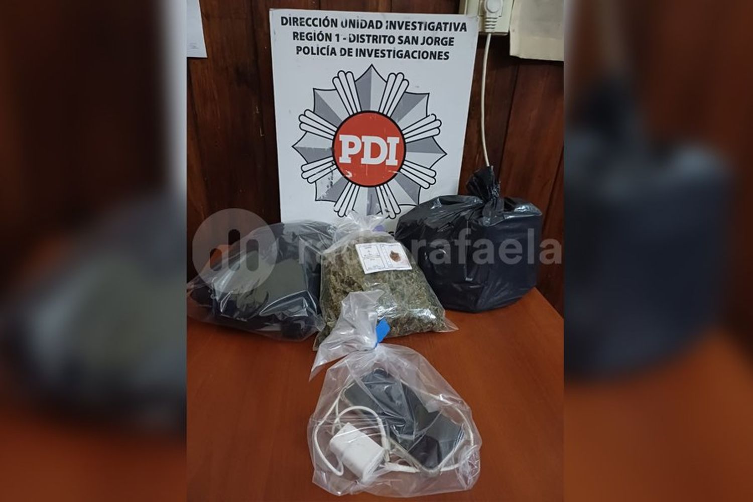 Dos detenidos por lesiones, amenaza y violación de domicilio: encontraron armas y droga