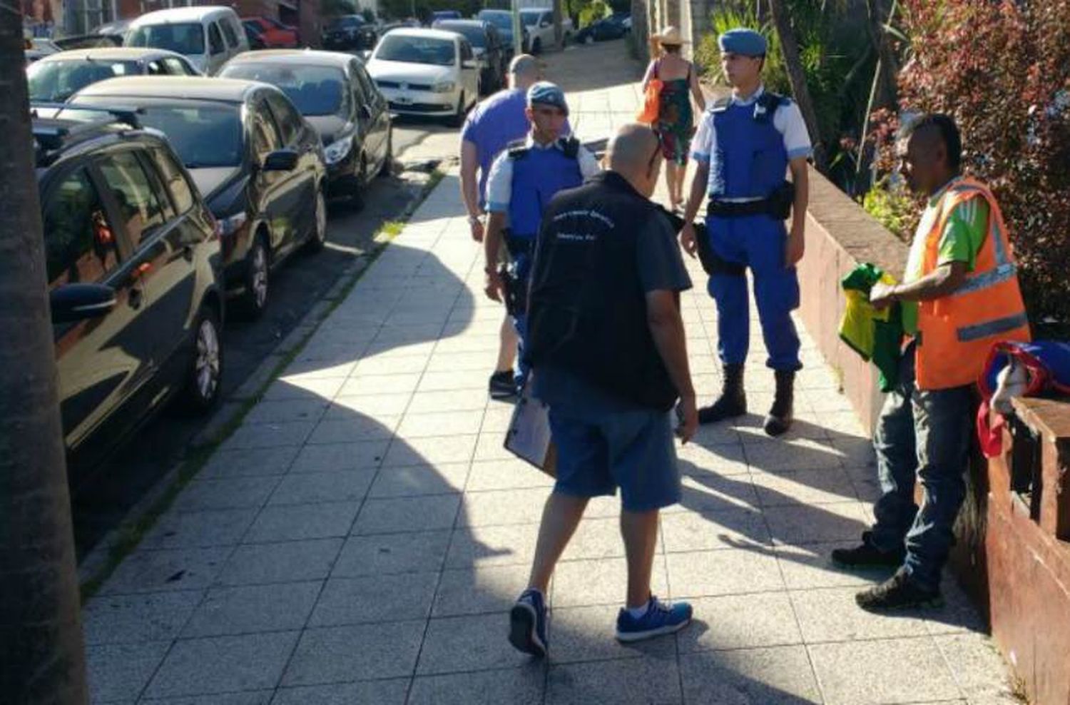 Intensifican medidas con cuidacoches para evitar extorsiones y peleas