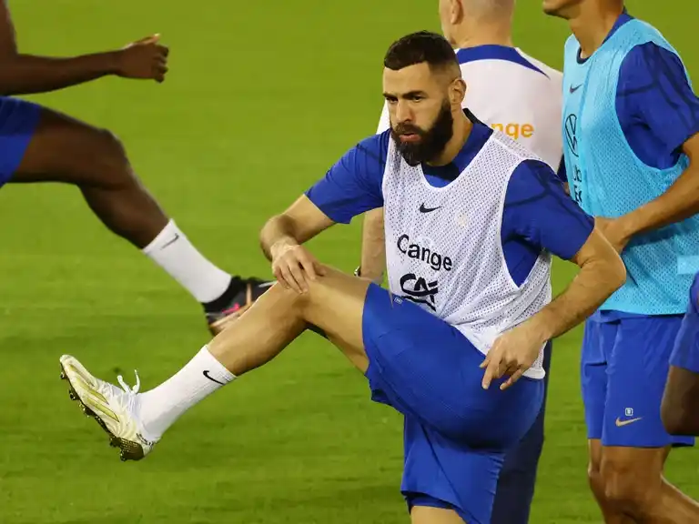 Benzema se lesionó y se pierde el debut de Francia