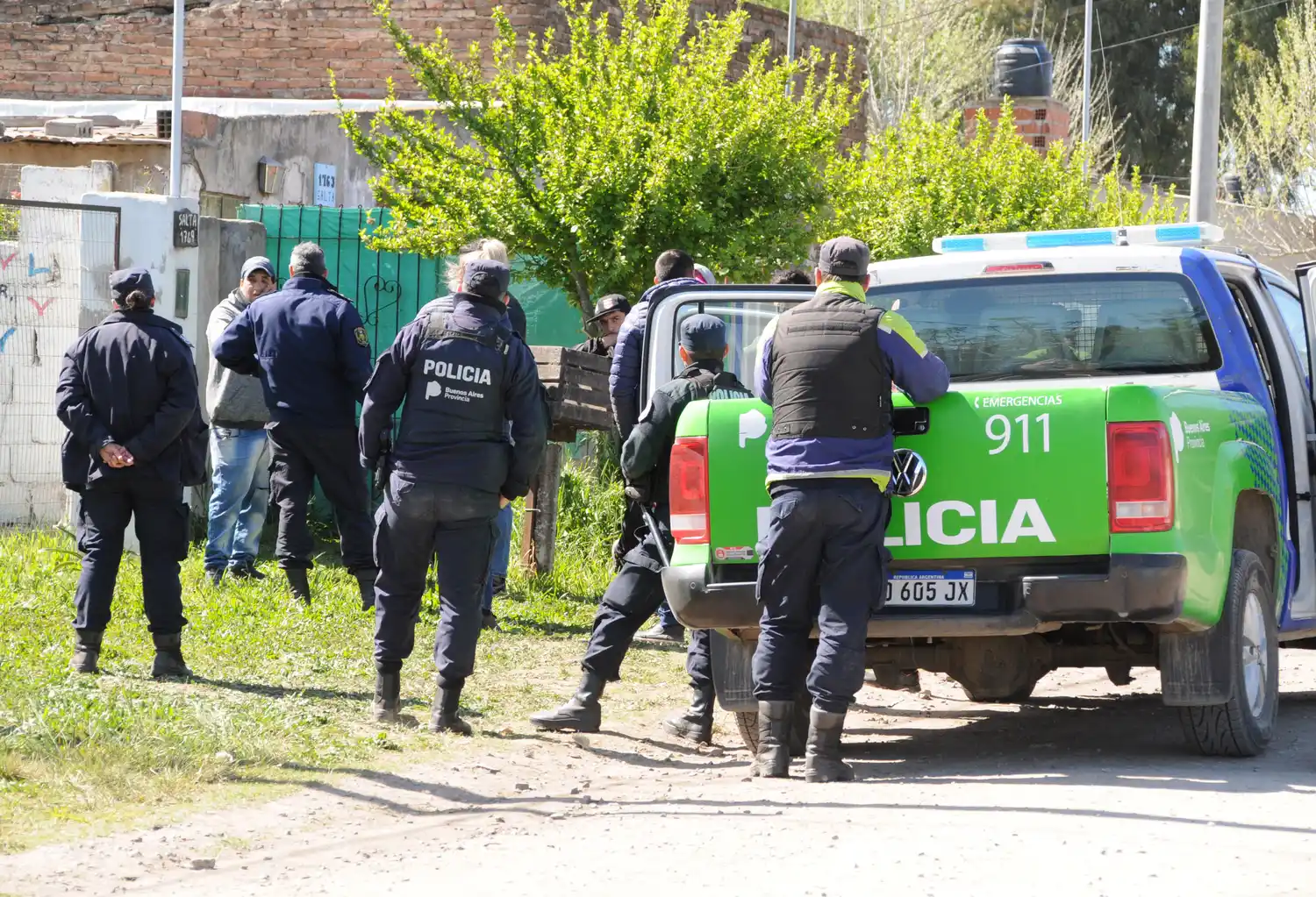 La policía desplegó un operativo en La Movediza y continúa la investigación por la muerte del joven
