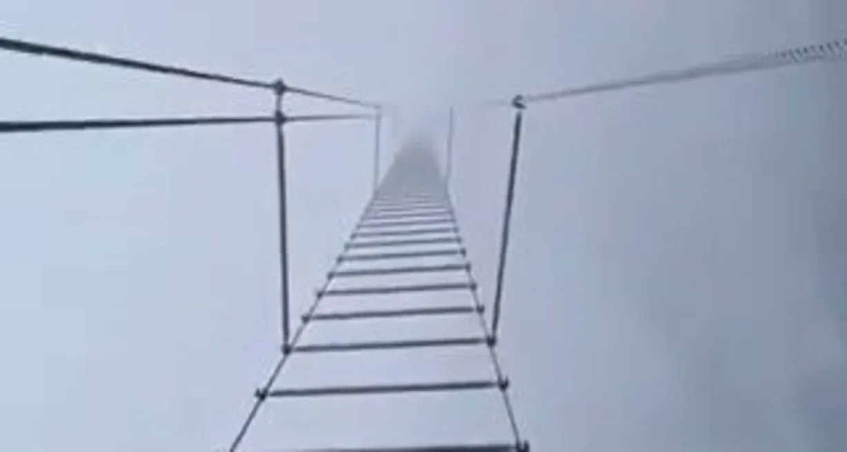 Tianti significa “Escalera al Cielo” en chino. Captura del video viral.