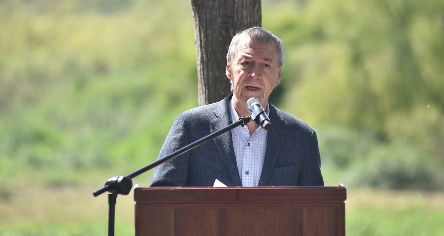 Juan Schiaretti, gobernador de Córdoba y candidato a Presidente de la Nación, en la ciudad de Coronda. Puso el acento una vez más en el federalismo y en la integración entre su provincia y Santa Fe. Crédito: Mauricio Garín