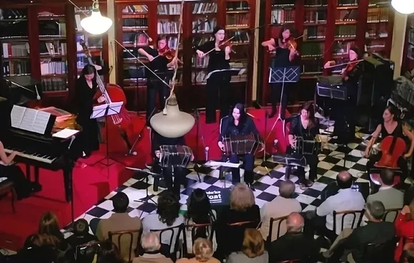 La orquesta francesa Fleurs Noires presenta “Tangos en Aleph” en la iglesia Nuestra Señora del Socorro