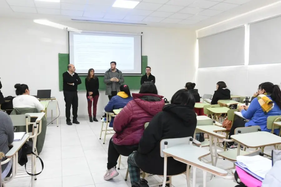 Municipio y UTN articulan formaciones para la comunidad
