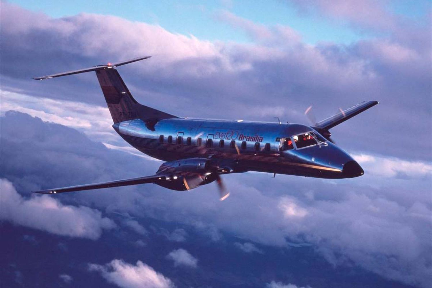 El icónico Embraer EMB-120 Brasilia celebra 40 años de su primer vuelo