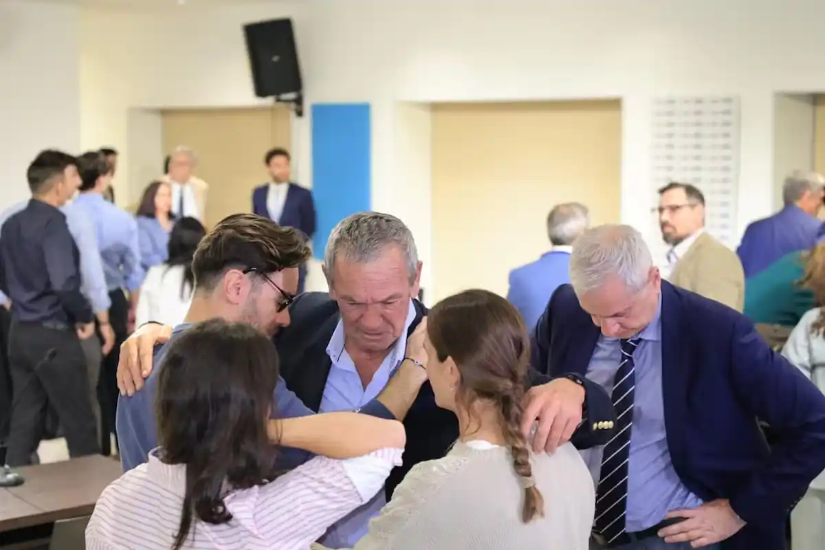 El abrazo de la familia Macarrón tras el fallo.