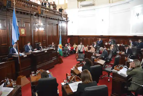 La Plata: con el apoyo de la UCR y el PRO, el Concejo Deliberante aprobó los gastos del primer año de gestión de Alak