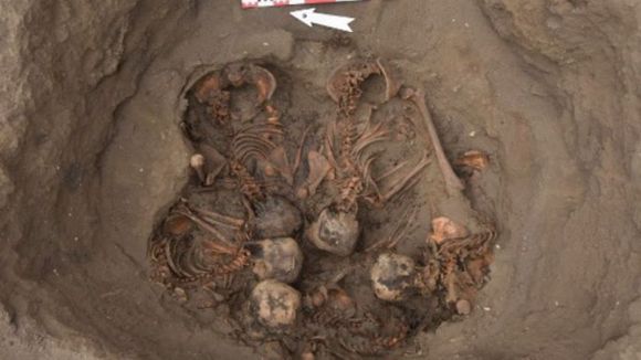 ¡HALLAN 76 TUMBAS DE NIÑOS! Les abrían el pecho, les sacaban el corazón y lo ofrecían a los dioses