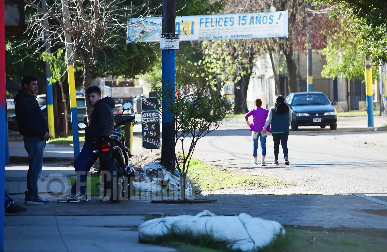 Mataron a un hombre cuando su amigo resistió a un robo