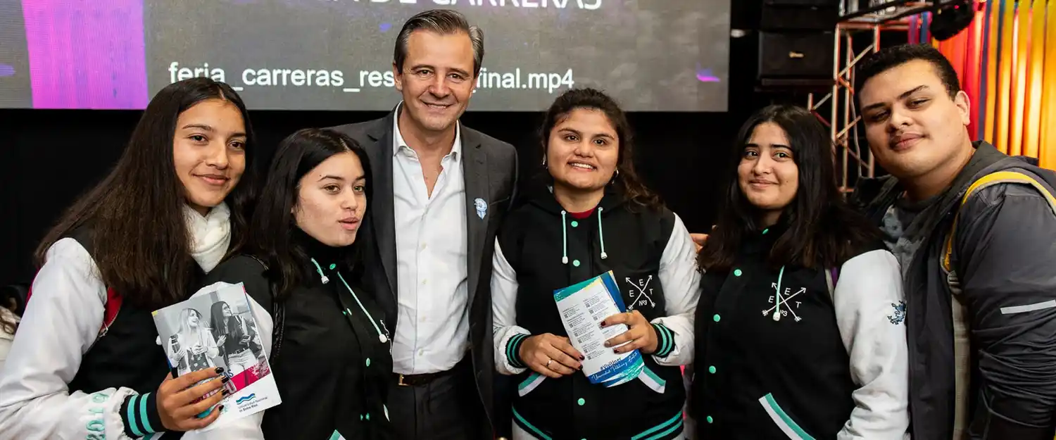 Bahl inauguró la feria de Carreras del Instituto Becario