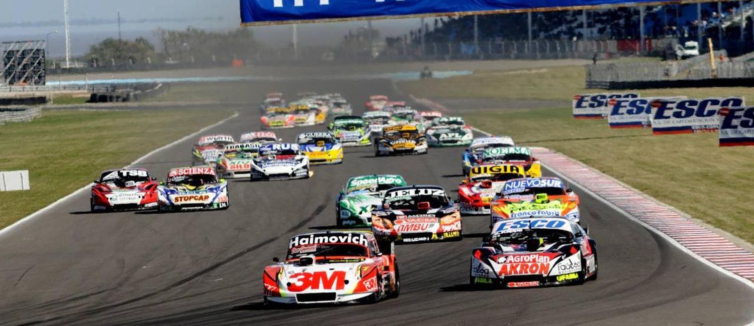 43 autos abrirán el campeonato 2024.