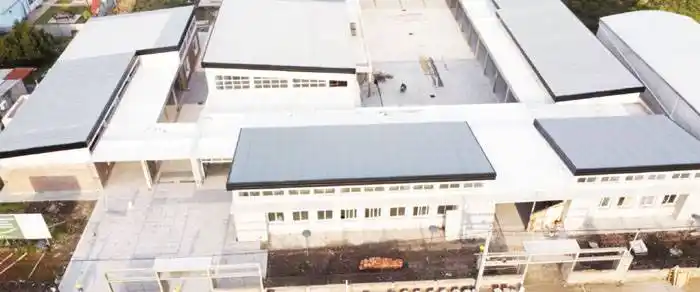 La construcción de la nueva  escuela de Feliciano ya tiene  un 70 por ciento de avance