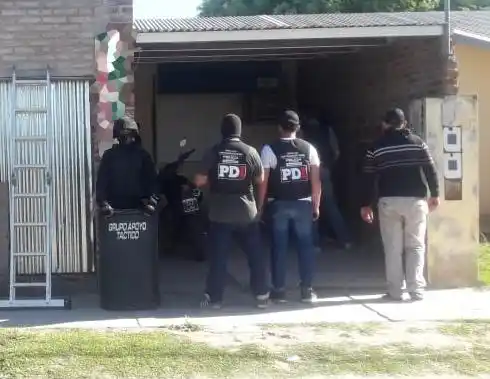 Secuestro de drogas y un arma en barrio René Favaloro