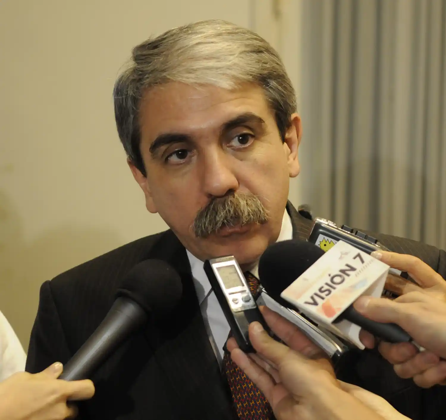 Aníbal Fernández: "Massa se subordinó a ser furgón de cola de Macri"