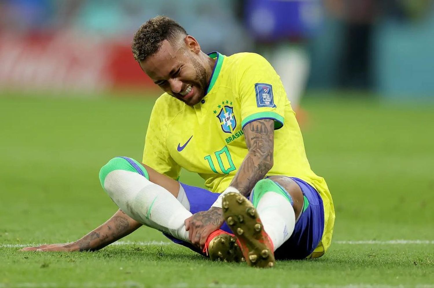 Impactante: Neymar mostró su tobillo a 48 horas de su lesión