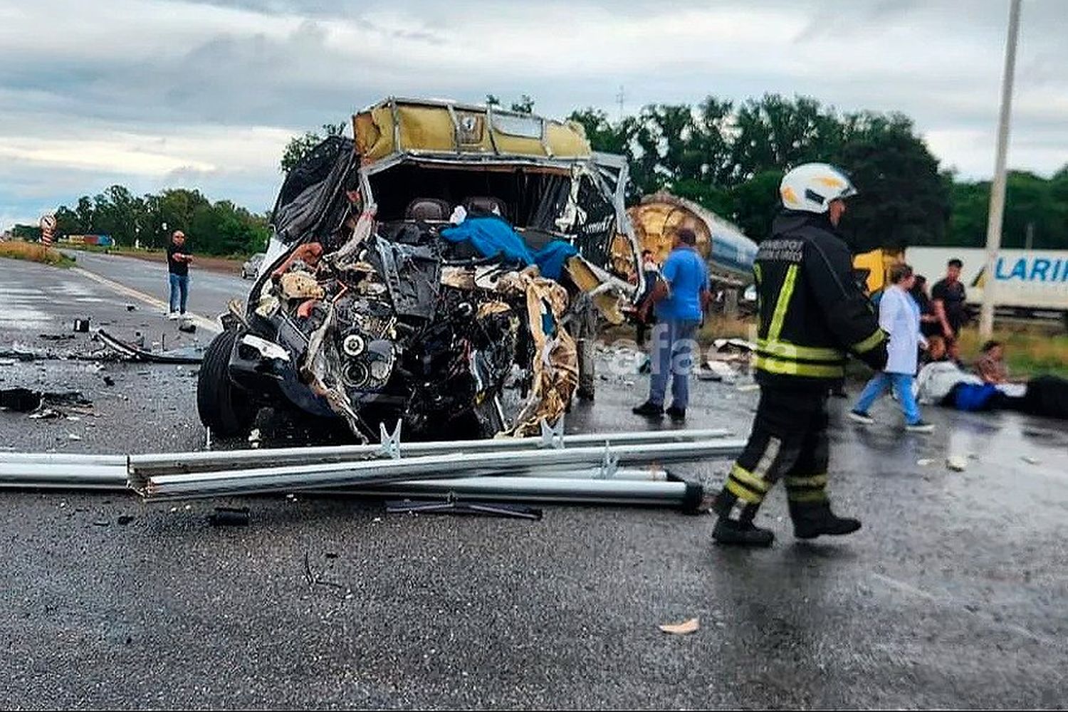 Trágico accidente: murieron 4 policías que viajaban al partido de Atlético y Brown de Adrogué