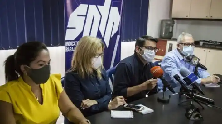 CAMPAÑA DE DESCRÉDITO contra periodistas denuncia el Sntp: vocero oficialista los acusa de «ladrones»