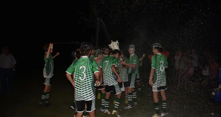 La Esperanza campeón  del Torneo de Clubes U13