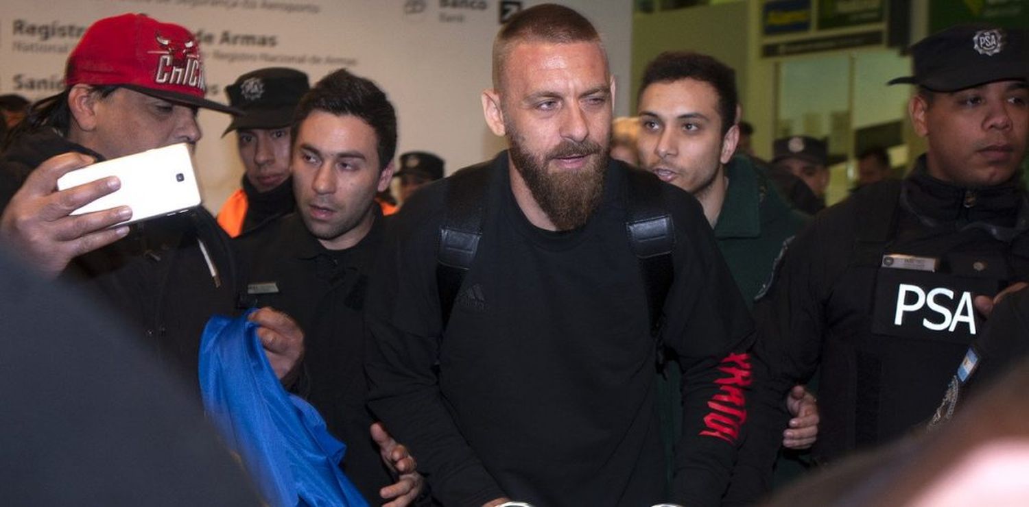 Llegó al país Daniele De Rossi, nuevo refuerzo de Boca