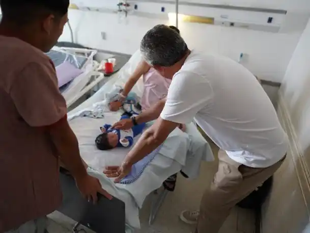 El primer bebé rosarino del 2026 nació en la Maternidad Martín.