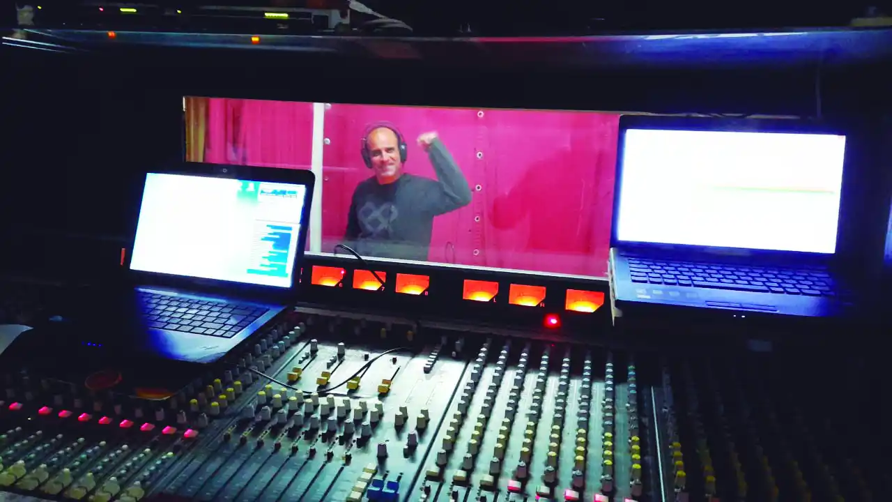 Oxígeno, el programa que se animó al lado B de la radio