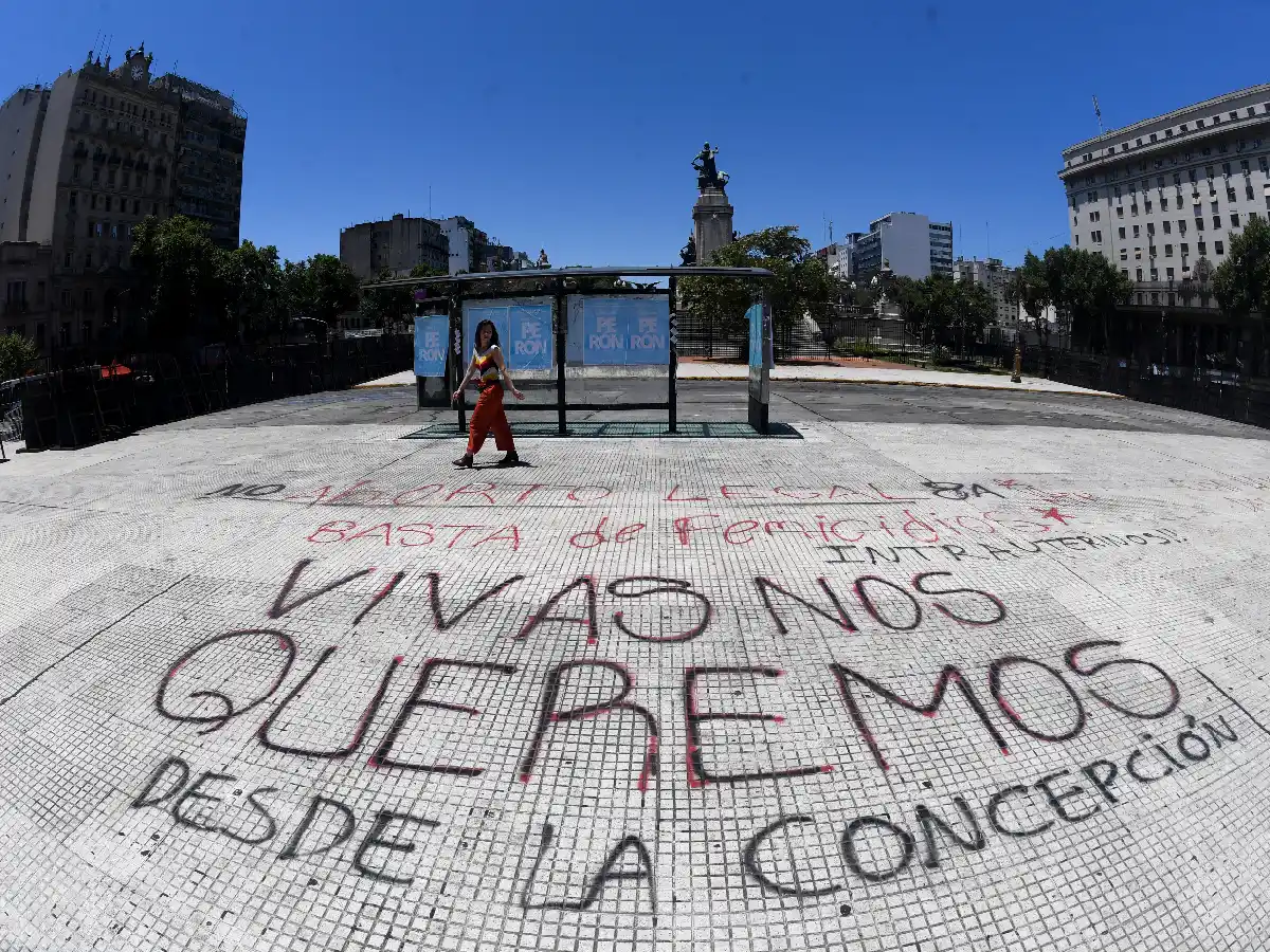 Vigilias, pañuelazos, concentraciones a favor y en contra del derecho al aborto por debate en Senado