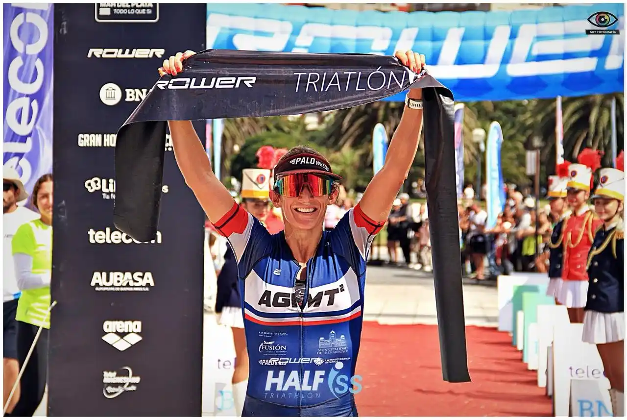 Lucía Dibbern ganó el triatlón en Mar del Plata y es campeona argentina