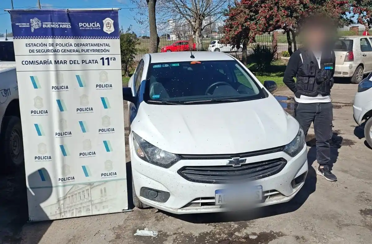 El auto había sido robado esta mañana a un remisero de 67 años.