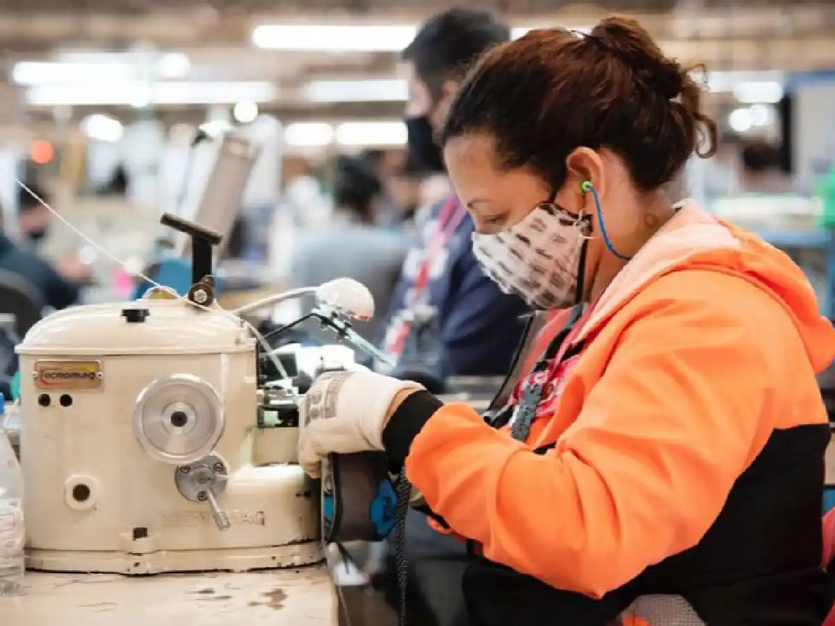 Los salarios en junio aumentaron un 2,3% y siguen debajo de la inflación