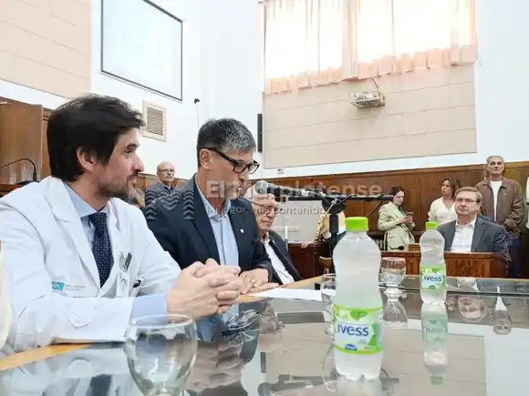 Fernando Santomil fue distinguido como “Vecino Destacado” y llamó a “dar siempre la mejor versión”