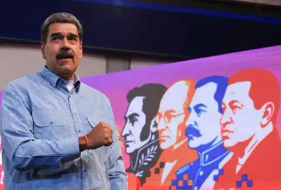 MADURO de acuerdo con vincular trabajo de la AN con los circuitos comunales