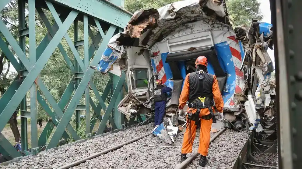 “Control, chocamos acá. Había un tren”, dijo el maquinista del tren San Martín
