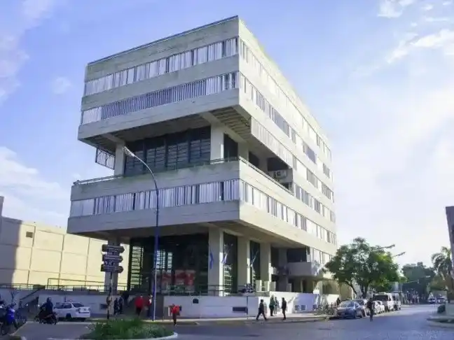 El municipio descontará el día no trabajado a quienes adhieran al paro del 10 de abril