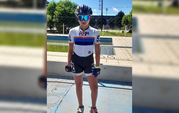 Guillermina, la deportista de 14 años que necesita comprar patines "más grandes"