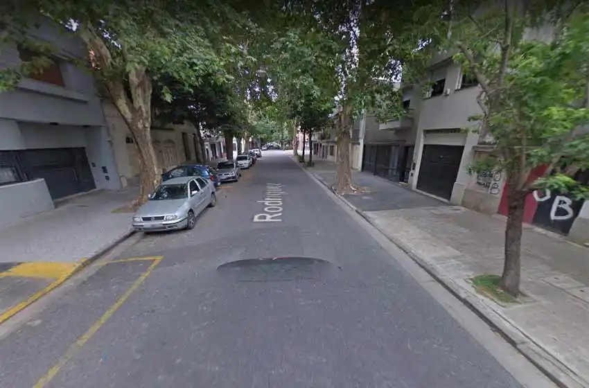 Una mujer fue estafada y entregó 50 mil dólares a un desconocido