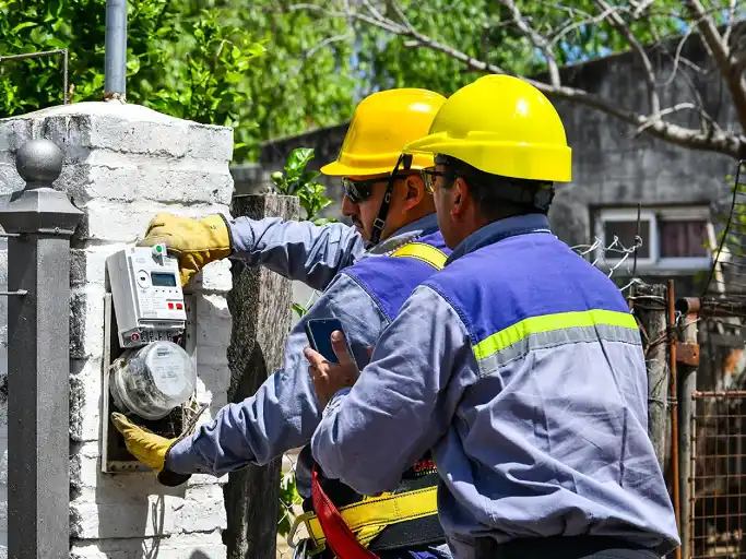 Enersa inicia la instalación de medidores inteligentes en Aldea Brasilera