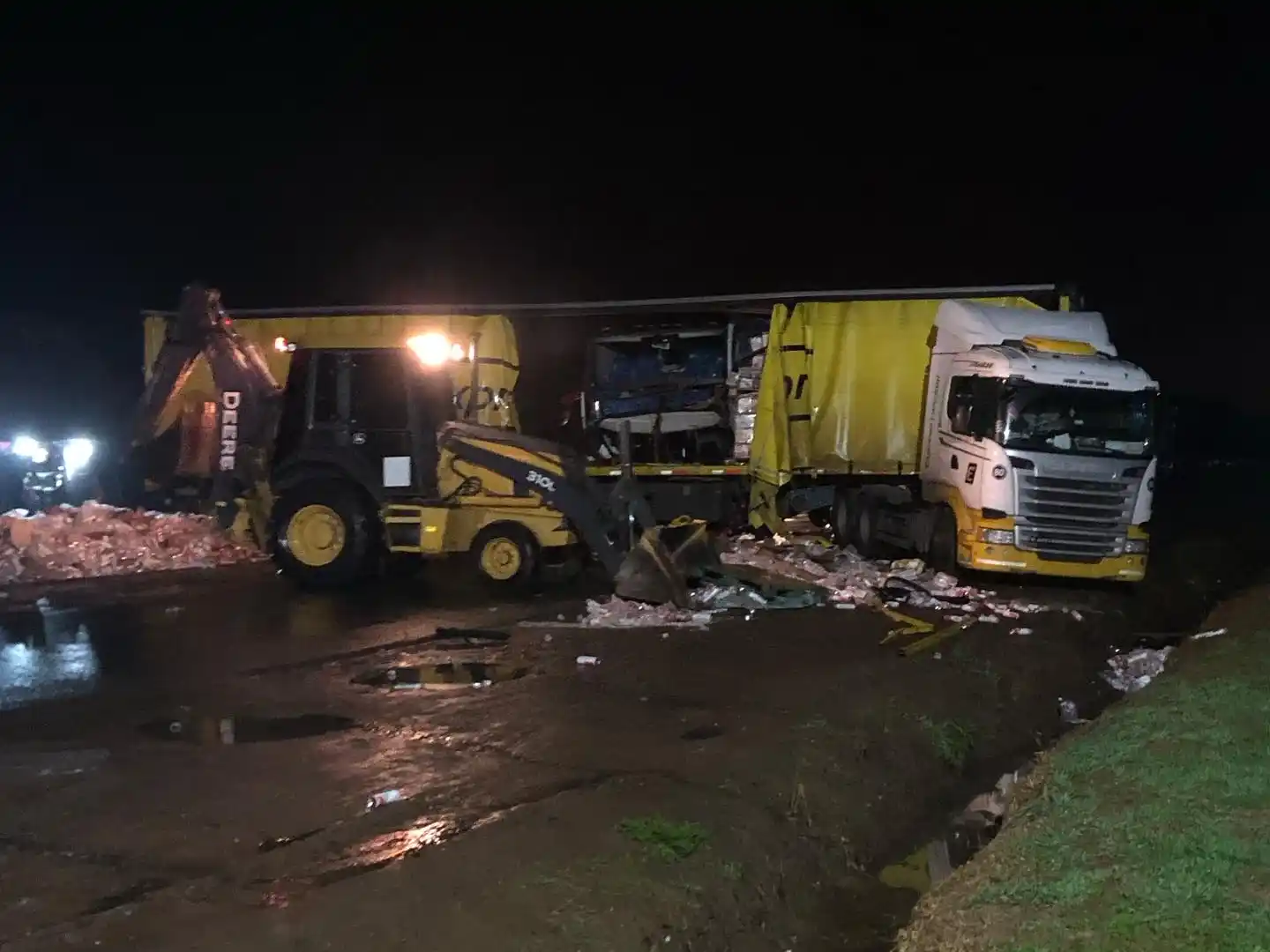 Bomberos de Esperanza colaboraron en un grave accidente sobre Ruta Nacional 11 - 2